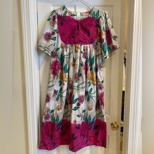Classic elements vintage floral maxi dress with pockets medium